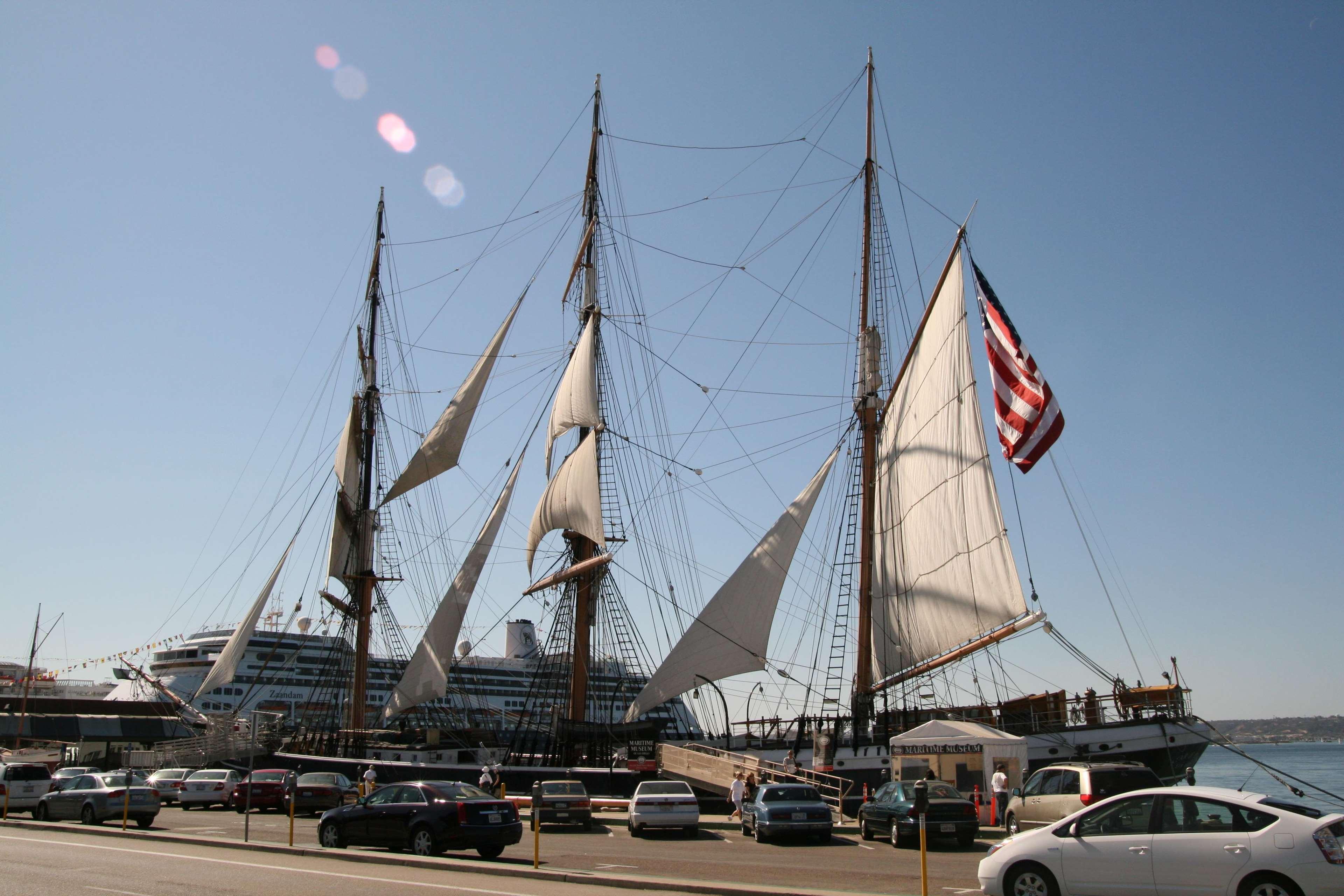 Hampton Downtown Hotel